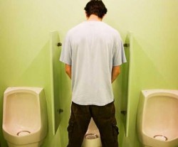 Nam giới bị tiểu nhiều, đau buốt sau khi quan hệ